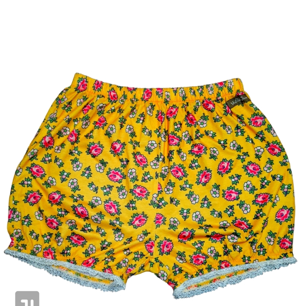 Matilda jane shorts size 10 yellow pink flowers. Lace bottom. NWOT